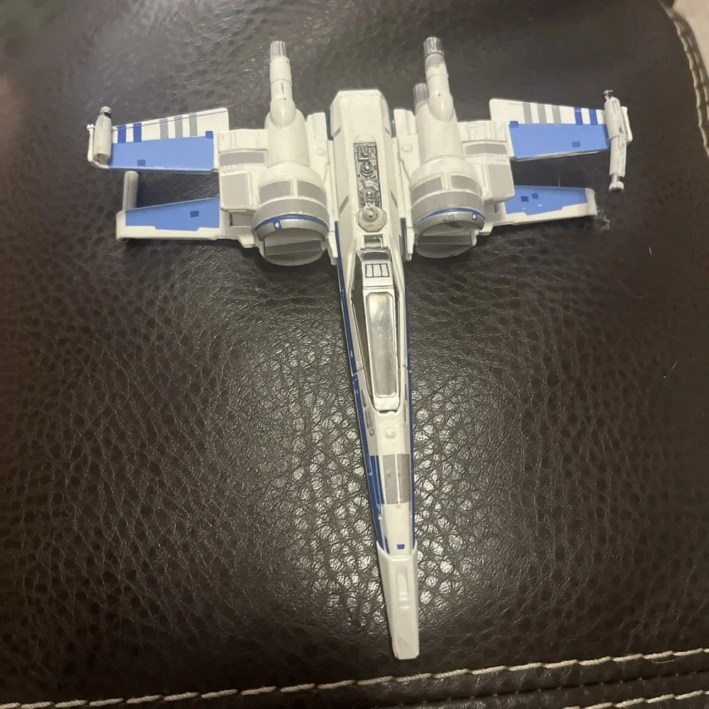 Disney Star Wars The Force Awakens Resistance X-Wing Fighter Diecast Vehicle‎